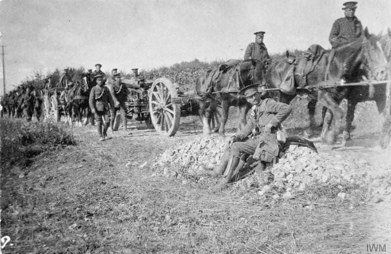 Advance to the Aisne. 60-pounders on the Royal Garrison Artillery on the move (19th Brigade), 12 September 1914. Imperial War Museum image Q51496